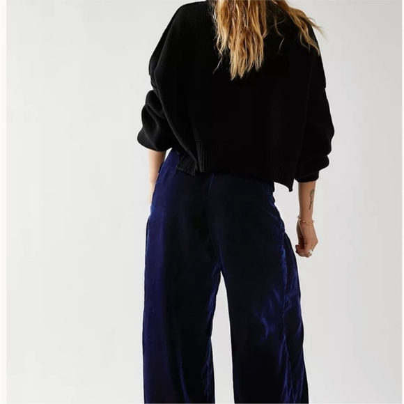 NWOT! We The Free Lotus Velvet Pant in Ocean Color - Picture 4 of 6